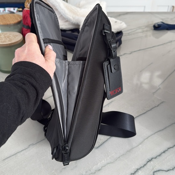 Tumi alpha slim sling back bag. Black. New. - Picture 8 of 10